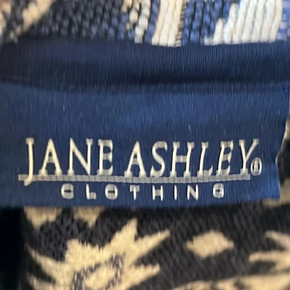 Jane Ashley Southwestern/Aztec Tapestry Jacket - Picture 9 of 10
